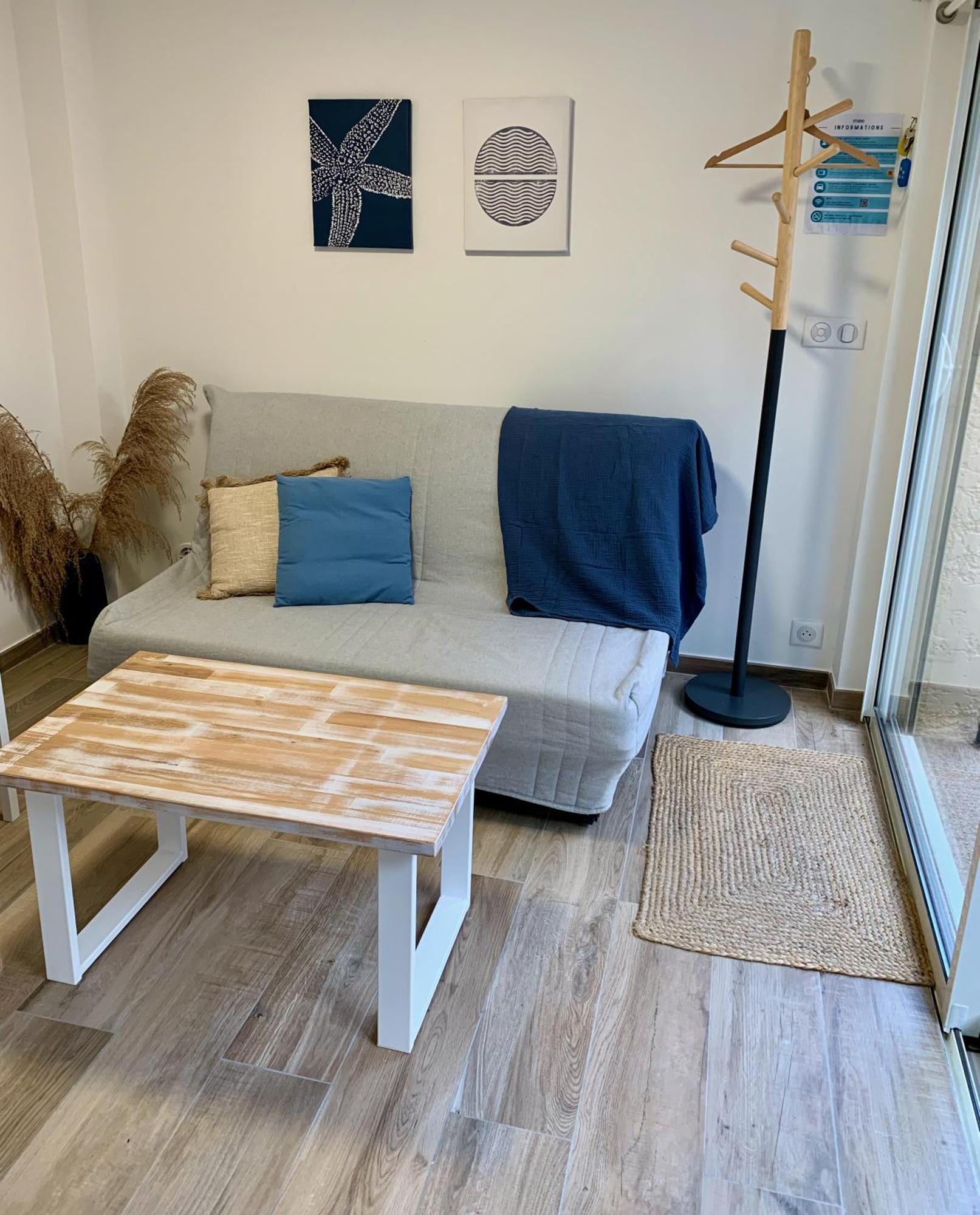 Studio With Private Car Park And Air Con 瓦尔邦讷 外观 照片